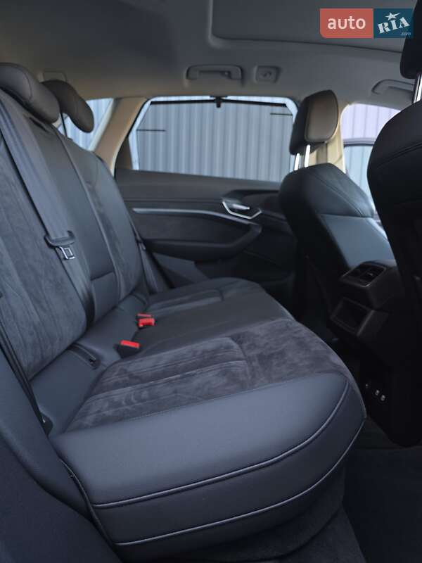 Позашляховик / Кросовер Audi e-tron 2020 в Луцьку