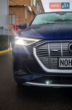 Позашляховик / Кросовер Audi e-tron 2021 в Чернівцях