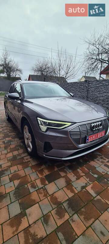 Позашляховик / Кросовер Audi e-tron 2019 в Рівному