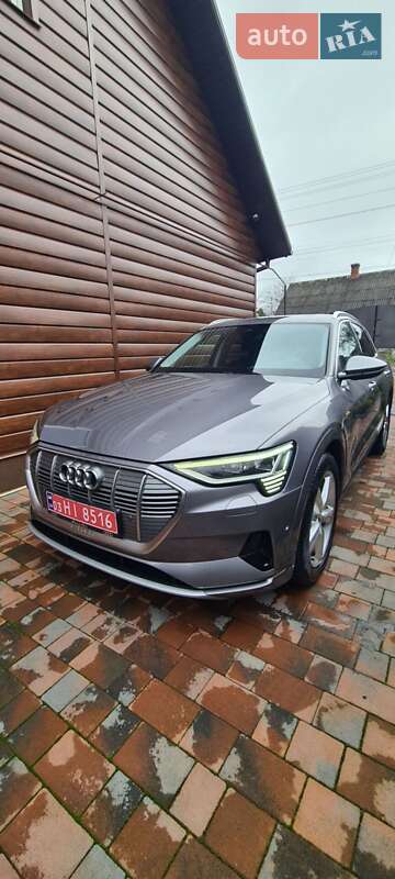 Позашляховик / Кросовер Audi e-tron 2019 в Рівному