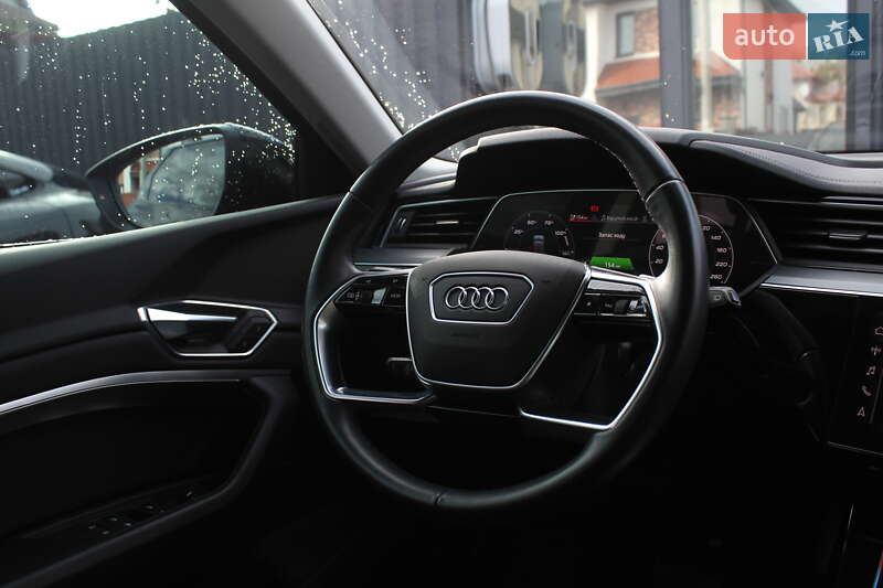 Внедорожник / Кроссовер Audi e-tron 2022 в Киеве фото 16 Внедорожник / Кроссовер Audi e-tron 2022 в Киеве