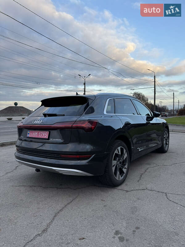 Внедорожник / Кроссовер Audi e-tron 2020 в Днепре