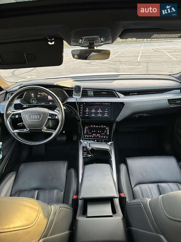 Внедорожник / Кроссовер Audi e-tron 2019 в Днепре фото 7 Внедорожник / Кроссовер Audi e-tron 2019 в Днепре