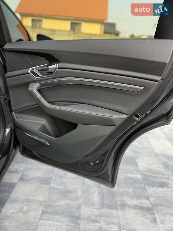 Внедорожник / Кроссовер Audi e-tron 2019 в Ровно фото 28 Внедорожник / Кроссовер Audi e-tron 2019 в Ровно