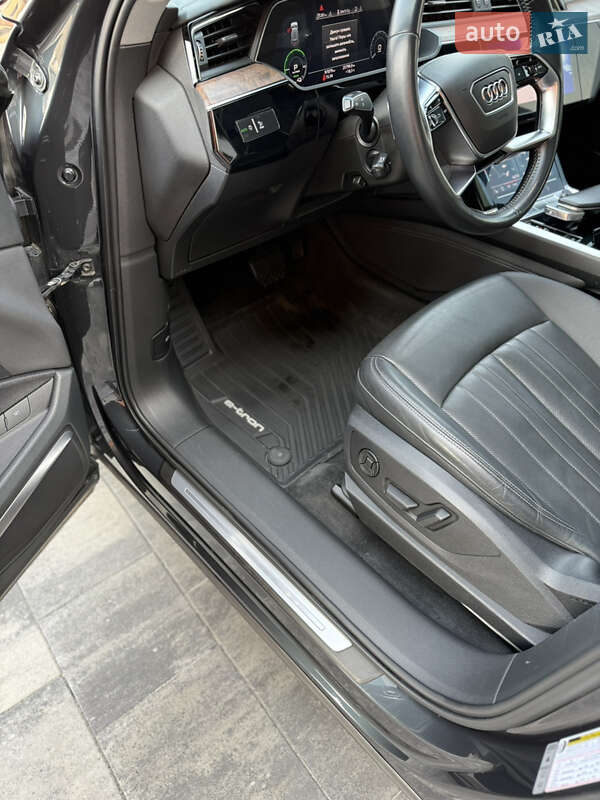 Внедорожник / Кроссовер Audi e-tron 2019 в Ровно фото 35 Внедорожник / Кроссовер Audi e-tron 2019 в Ровно