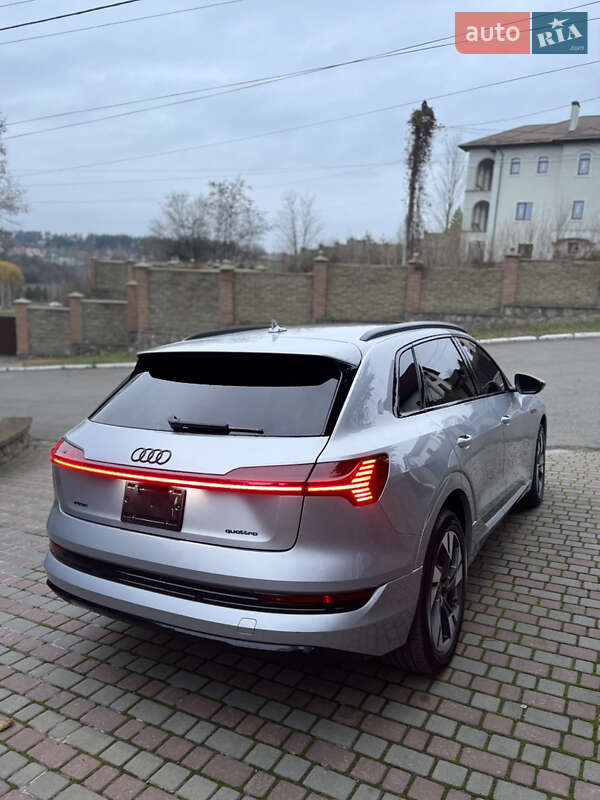 Внедорожник / Кроссовер Audi e-tron 2022 в Василькове