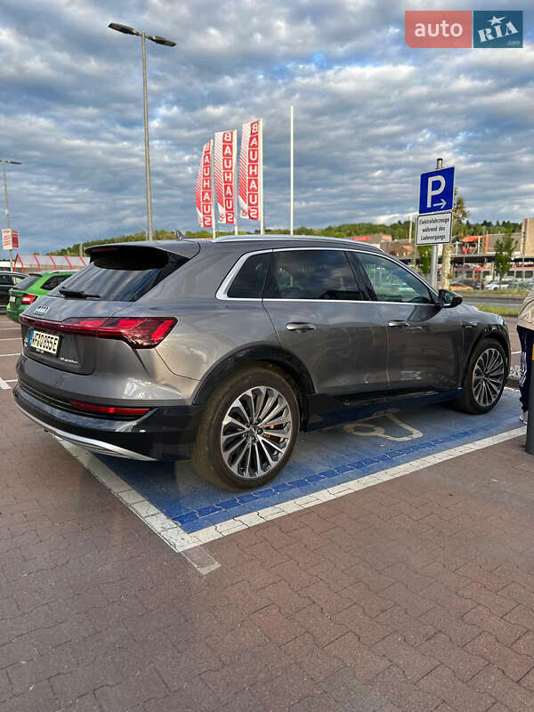 Позашляховик / Кросовер Audi e-tron 2019 в Рівному