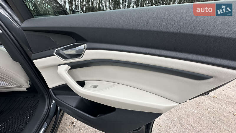 Внедорожник / Кроссовер Audi e-tron 2020 в Львове