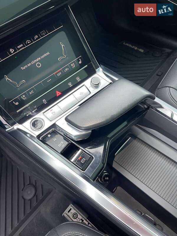 Позашляховик / Кросовер Audi e-tron 2021 в Львові