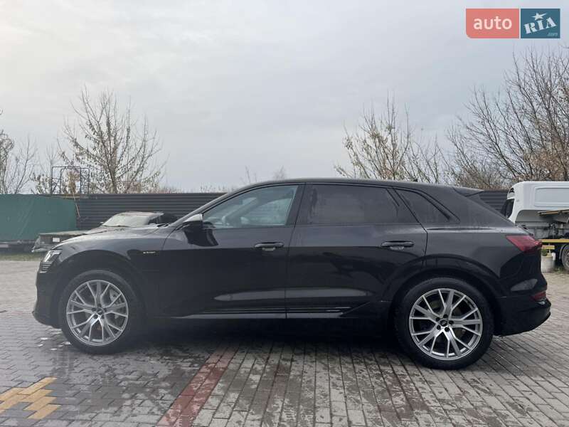 Внедорожник / Кроссовер Audi e-tron 2019 в Львове