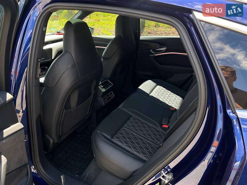 Внедорожник / Кроссовер Audi e-tron 2021 в Киеве фото 17 Внедорожник / Кроссовер Audi e-tron 2021 в Киеве
