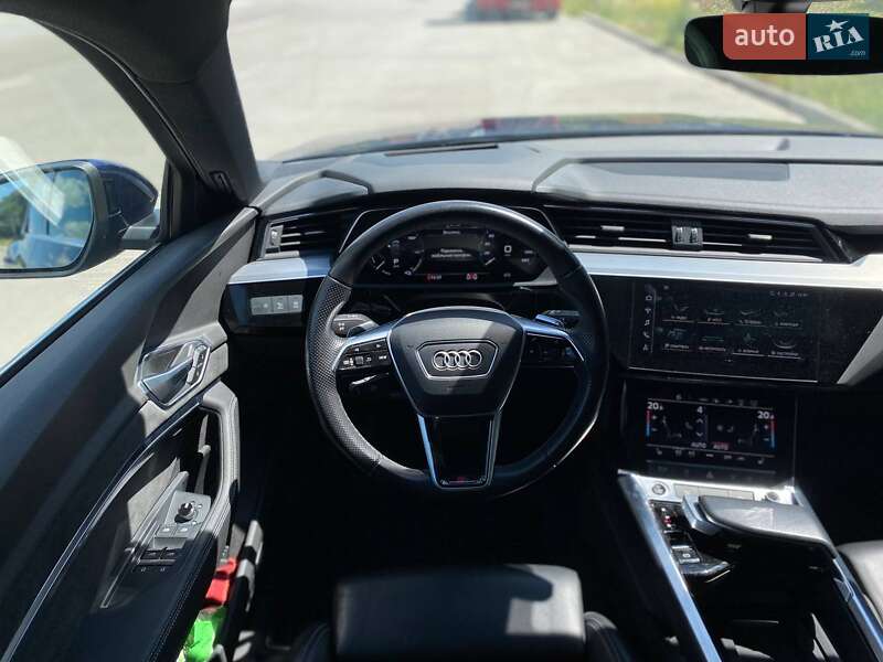 Внедорожник / Кроссовер Audi e-tron 2021 в Киеве фото 25 Внедорожник / Кроссовер Audi e-tron 2021 в Киеве