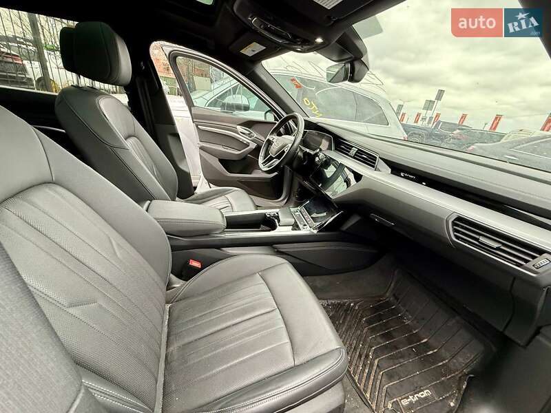 Позашляховик / Кросовер Audi e-tron 2022 в Києві