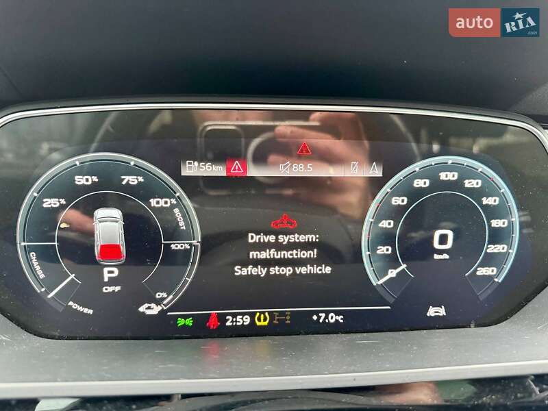 Позашляховик / Кросовер Audi e-tron 2022 в Києві