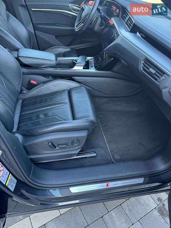 Внедорожник / Кроссовер Audi e-tron 2022 в Ужгороде