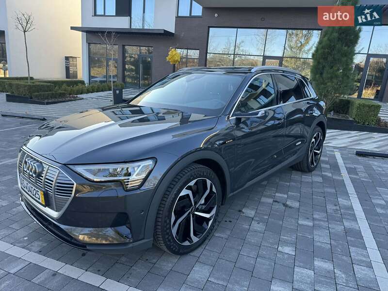 Внедорожник / Кроссовер Audi e-tron 2022 в Ужгороде