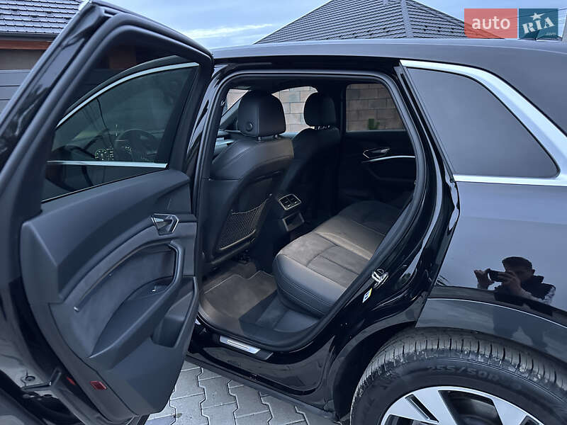 Позашляховик / Кросовер Audi e-tron 2022 в Рівному фото 21 Позашляховик / Кросовер Audi e-tron 2022 в Рівному