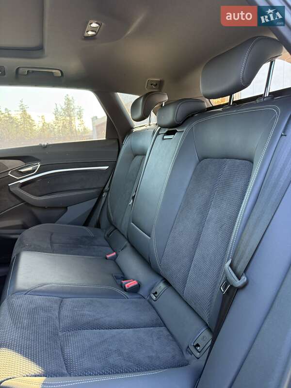 Позашляховик / Кросовер Audi e-tron 2021 в Києві