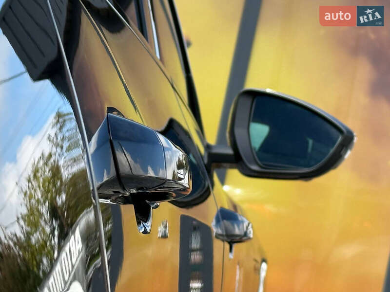 Внедорожник / Кроссовер Audi e-tron 2022 в Стрые