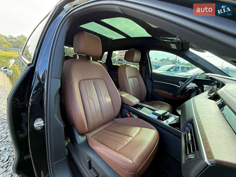 Внедорожник / Кроссовер Audi e-tron 2022 в Стрые