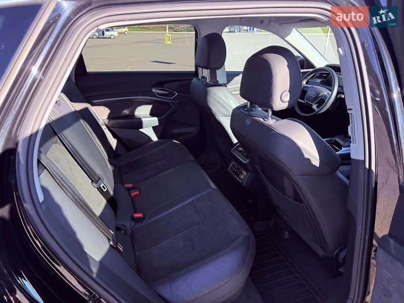 Внедорожник / Кроссовер Audi e-tron 2019 в Львове