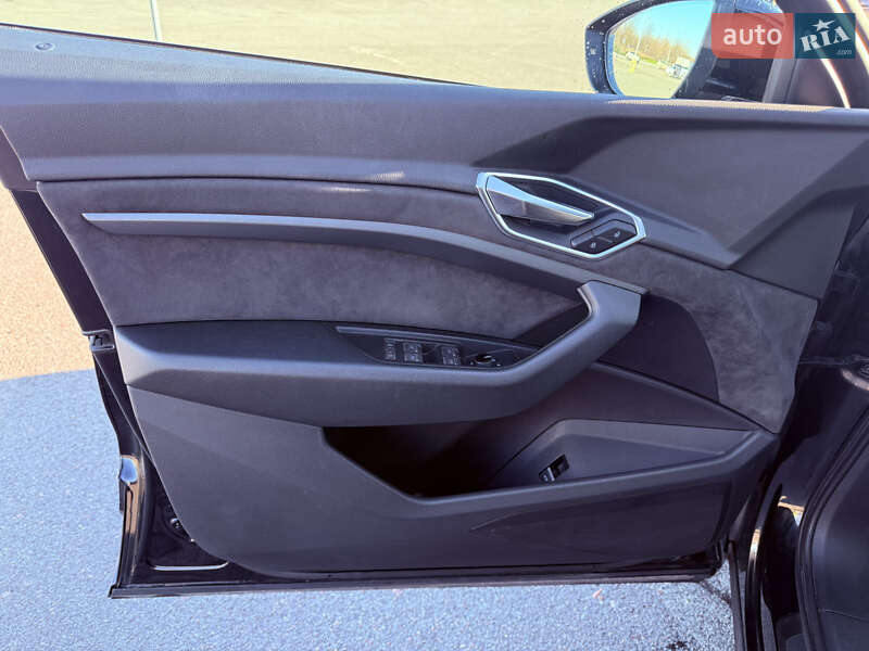 Внедорожник / Кроссовер Audi e-tron 2019 в Львове