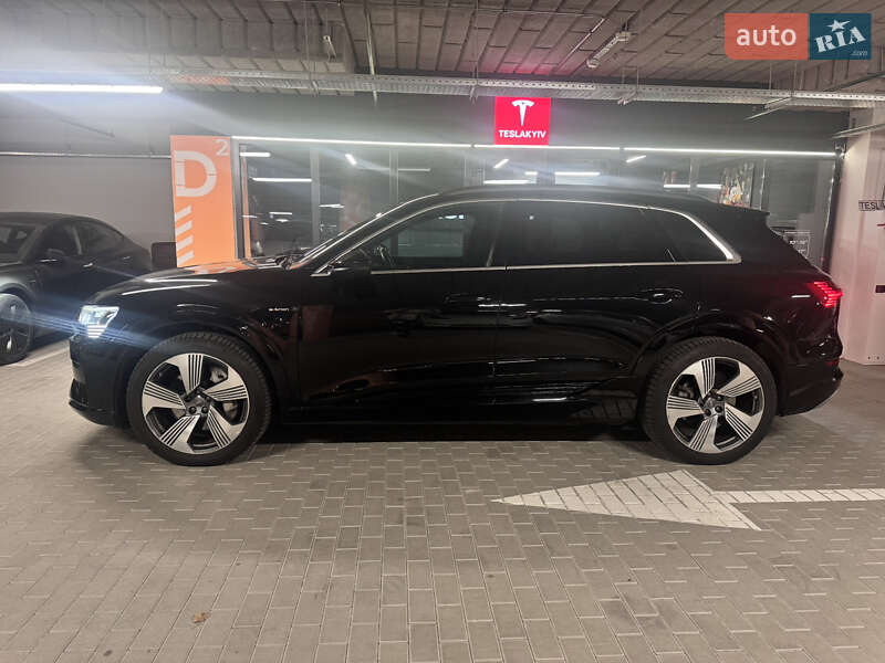 Внедорожник / Кроссовер Audi e-tron 2019 в Киеве фото 7 Внедорожник / Кроссовер Audi e-tron 2019 в Киеве