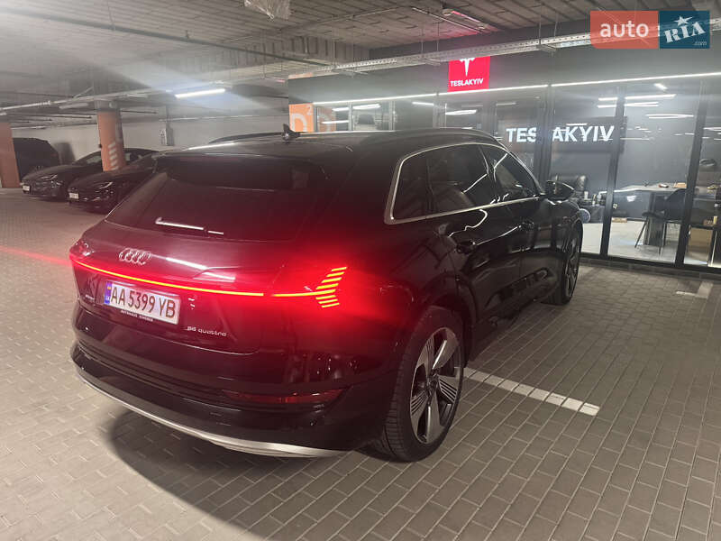 Внедорожник / Кроссовер Audi e-tron 2019 в Киеве фото 11 Внедорожник / Кроссовер Audi e-tron 2019 в Киеве