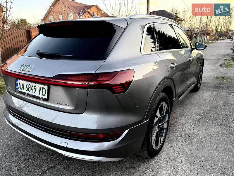 Позашляховик / Кросовер Audi e-tron 2021 в Києві фото 11 Позашляховик / Кросовер Audi e-tron 2021 в Києві