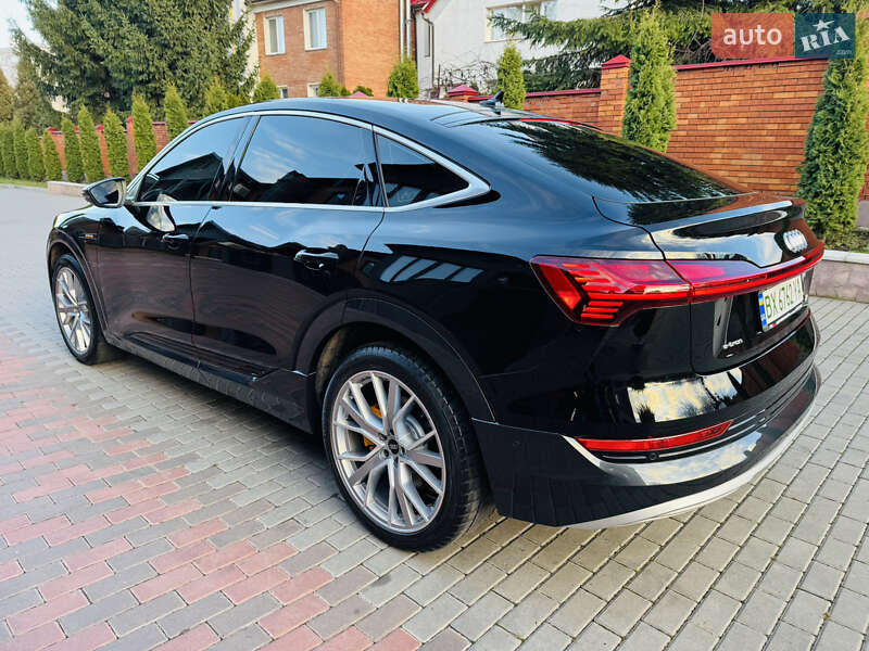 Позашляховик / Кросовер Audi e-tron 2023 в Хмельницькому