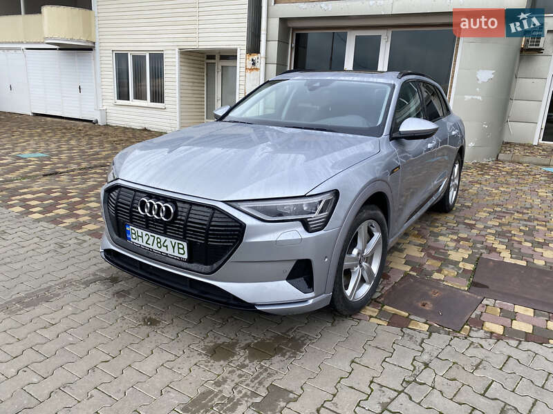 Audi e-tron 2019