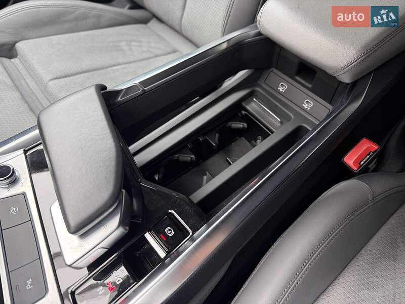 Позашляховик / Кросовер Audi e-tron 2022 в Хмельницькому фото 28 Позашляховик / Кросовер Audi e-tron 2022 в Хмельницькому