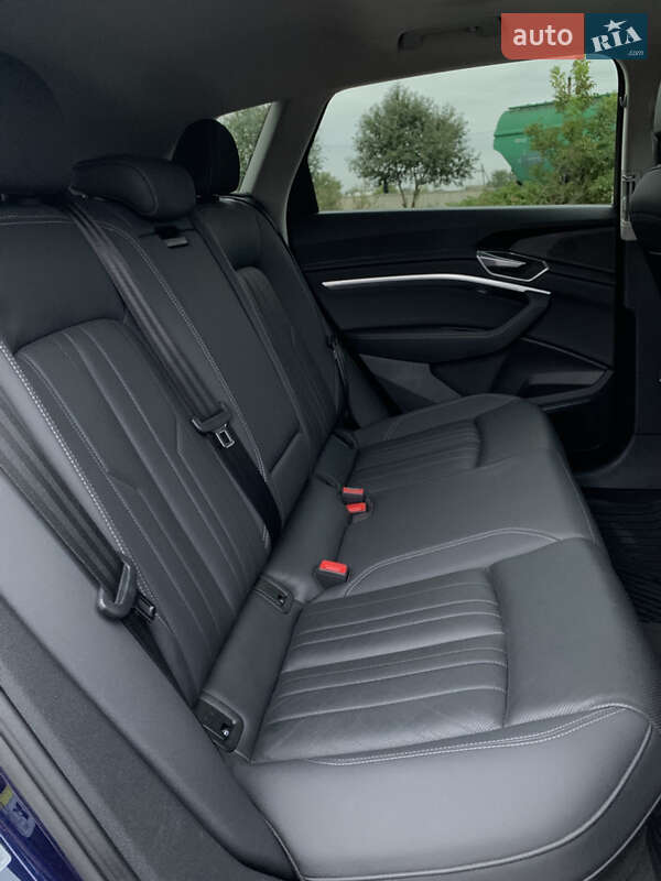 Позашляховик / Кросовер Audi e-tron 2021 в Хмельницькому фото 23 Позашляховик / Кросовер Audi e-tron 2021 в Хмельницькому