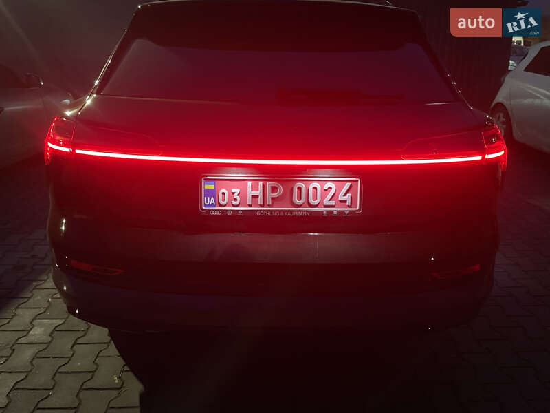 Позашляховик / Кросовер Audi e-tron 2022 в Рівному