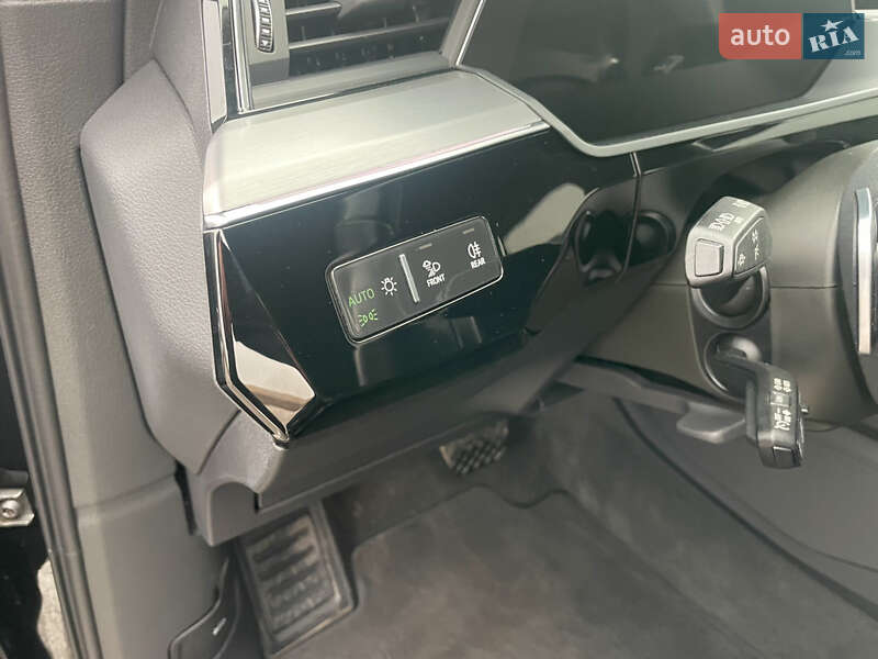 Позашляховик / Кросовер Audi e-tron 2022 в Рівному