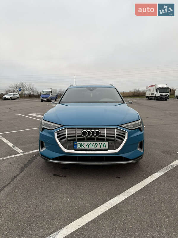 Внедорожник / Кроссовер Audi e-tron 2019 в Ровно