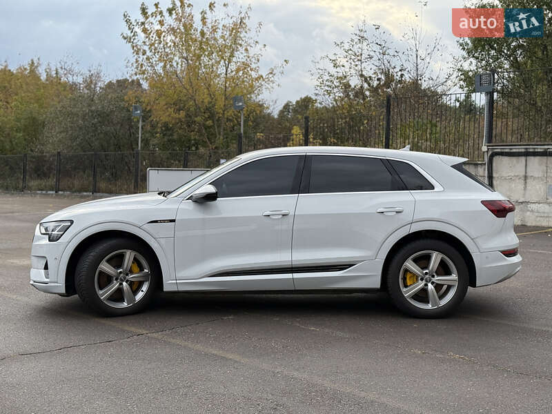 Позашляховик / Кросовер Audi e-tron 2021 в Рівному