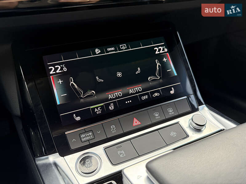 Позашляховик / Кросовер Audi e-tron 2021 в Рівному