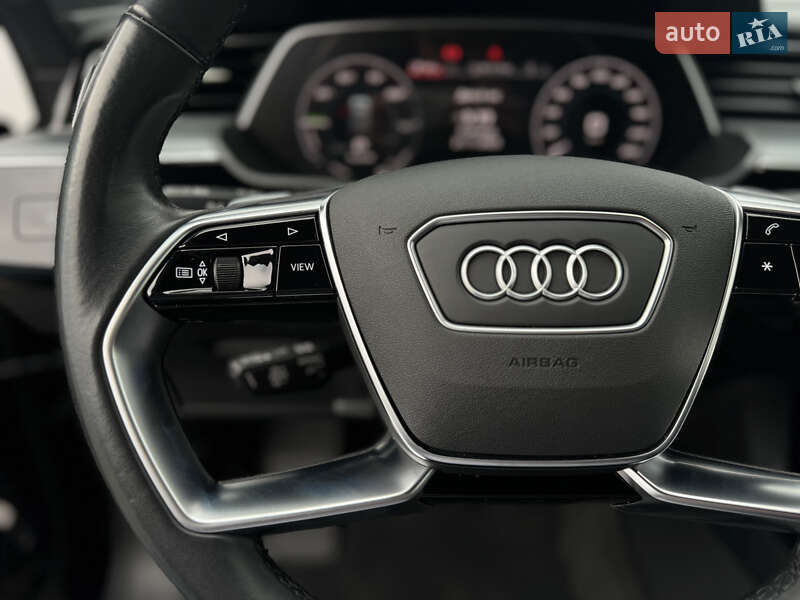 Внедорожник / Кроссовер Audi e-tron 2022 в Мукачево