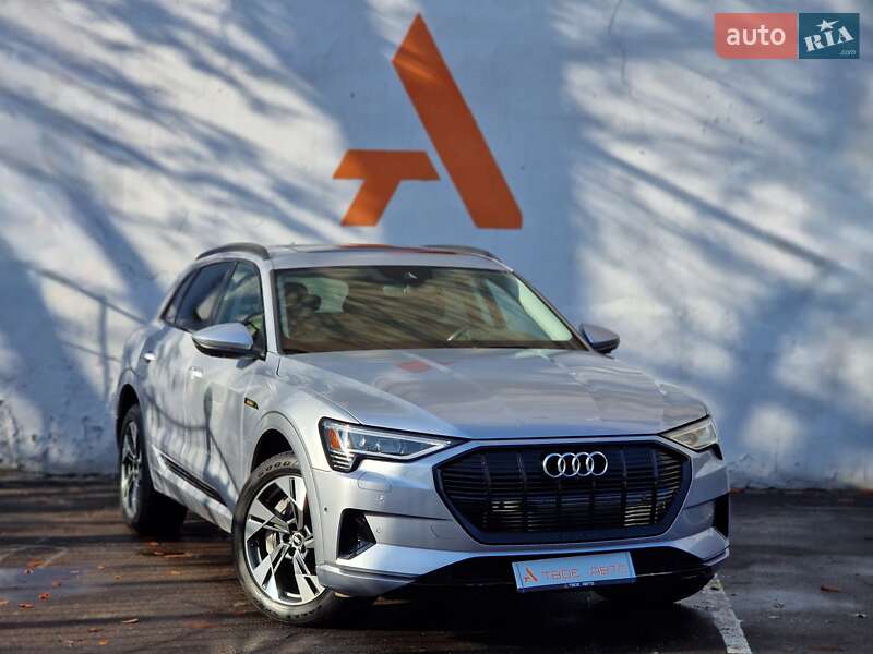 Внедорожник / Кроссовер Audi e-tron 2020 в Одессе