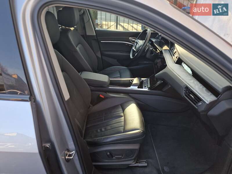 Внедорожник / Кроссовер Audi e-tron 2020 в Одессе