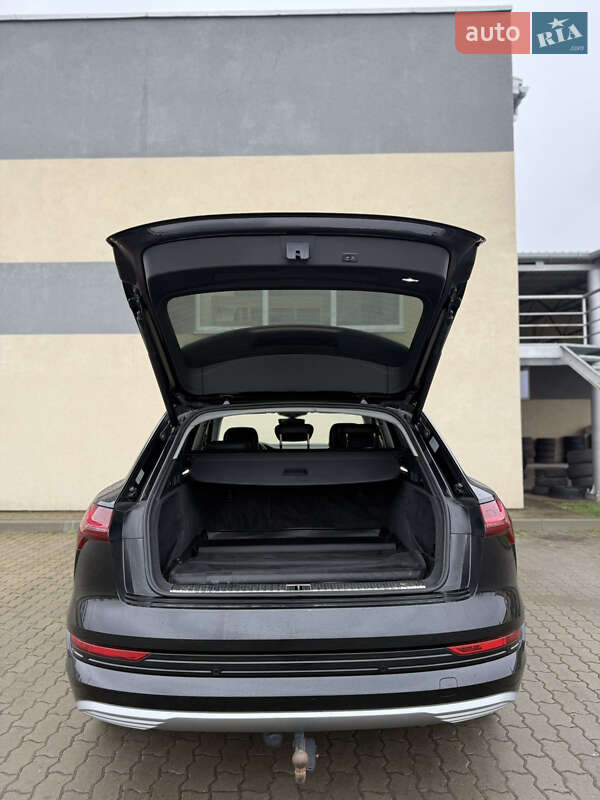 Внедорожник / Кроссовер Audi e-tron 2019 в Радехове