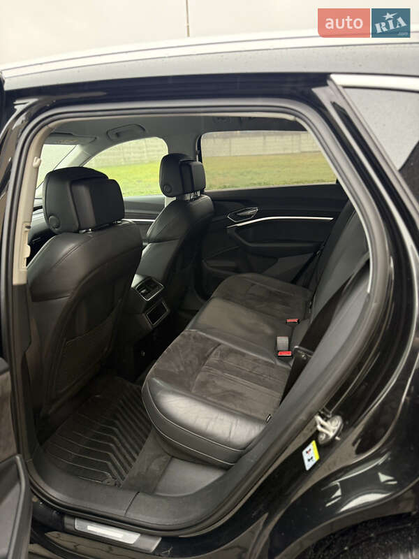 Внедорожник / Кроссовер Audi e-tron 2019 в Радехове