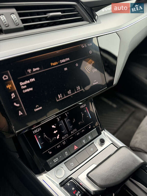 Внедорожник / Кроссовер Audi e-tron 2019 в Радехове