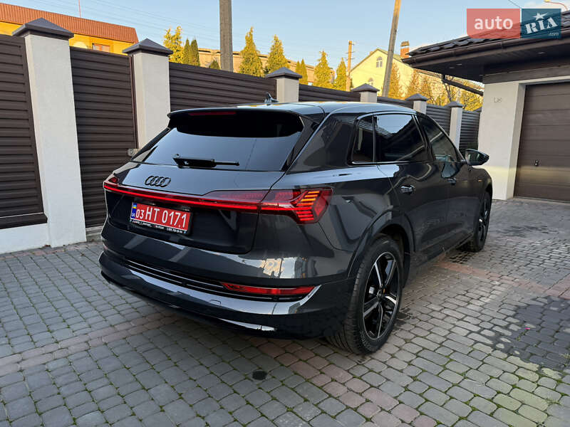 Позашляховик / Кросовер Audi e-tron 2022 в Луцьку