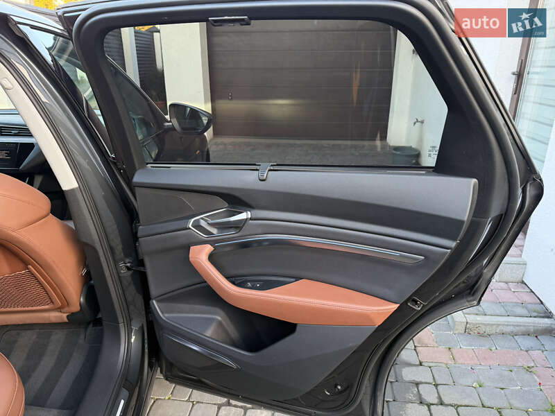 Позашляховик / Кросовер Audi e-tron 2022 в Луцьку