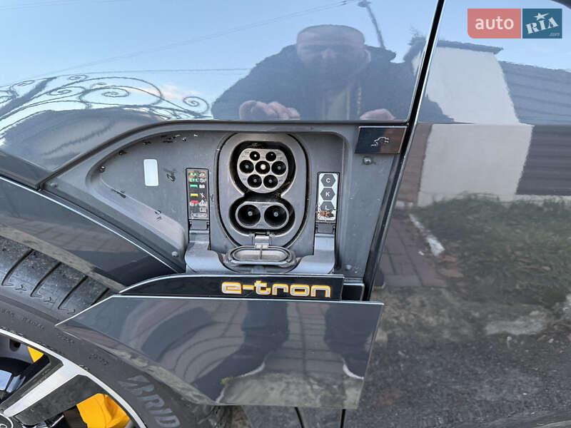 Позашляховик / Кросовер Audi e-tron 2022 в Луцьку