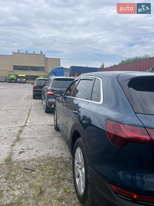 Внедорожник / Кроссовер Audi e-tron 2020 в Львове