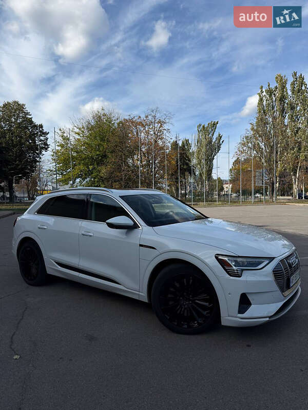 Внедорожник / Кроссовер Audi e-tron 2019 в Запорожье