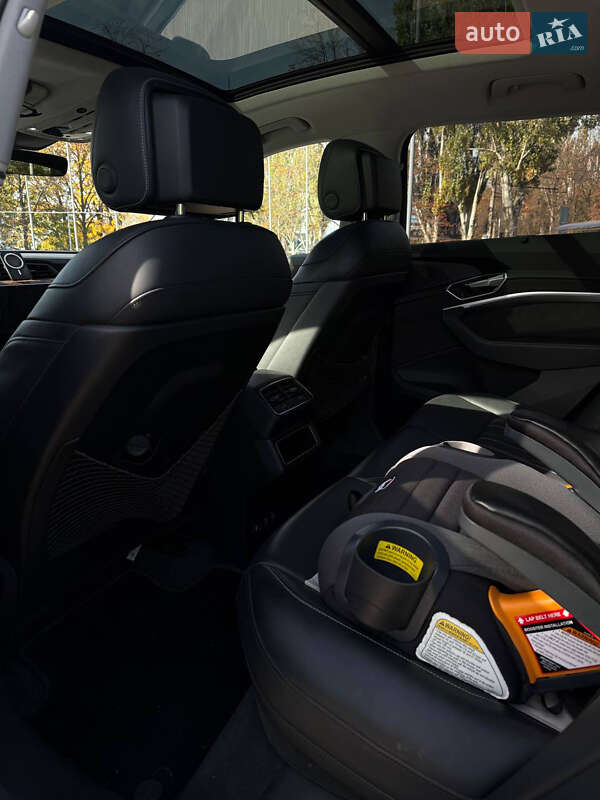 Внедорожник / Кроссовер Audi e-tron 2019 в Запорожье